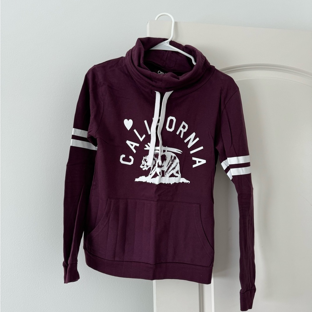 California Burgundy Pullover